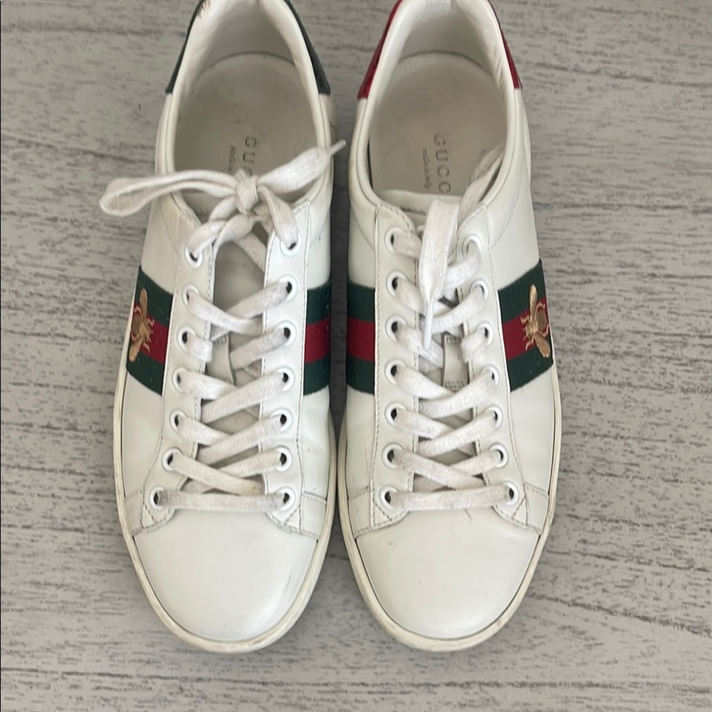 Gucci White Leather Sneakers with Red and Green Accents